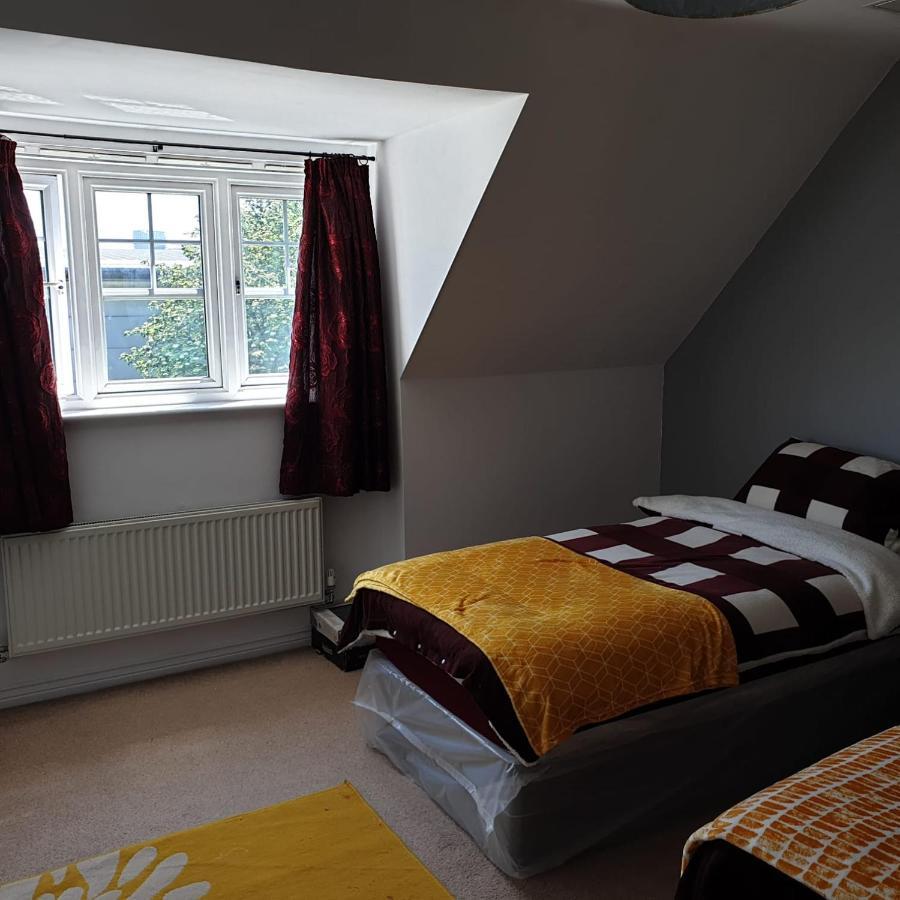 Guest house Queens Rooms, A Perfect Stay, Next To Shopping Parks And Central