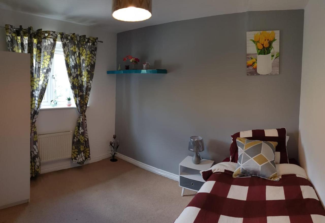 Guest house Queens Rooms, A Perfect Stay, Next To Shopping Parks And Central *
